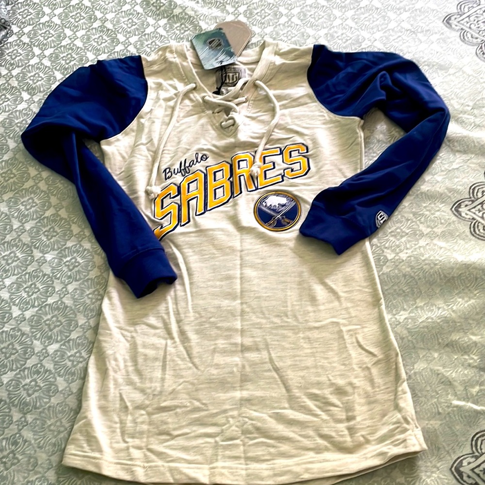 NWT Buffalo Sabres longs sleeve